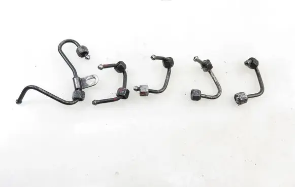 Suzuki Grand Vitara II Fuel injector supply line/pipe 