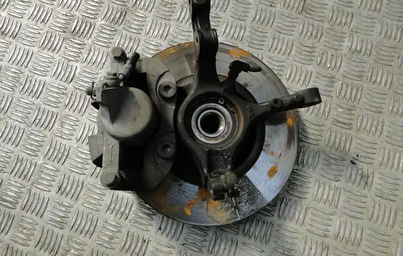 Peugeot 208 II Rear wheel hub 