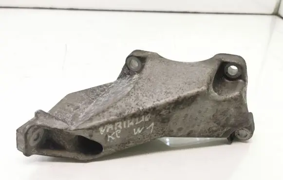 Audi A4 S4 B6 8E 8H Engine mounting bracket 8E0199307A