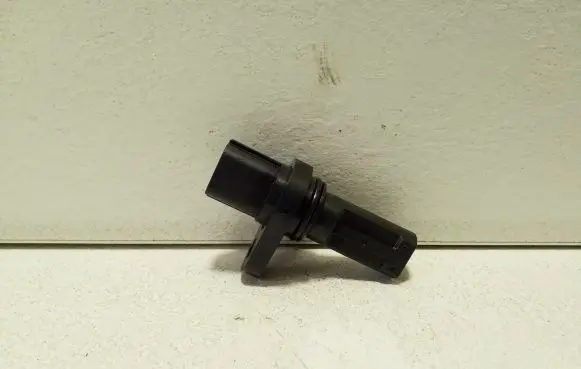 Mitsubishi Outlander Crankshaft position sensor 1865A126