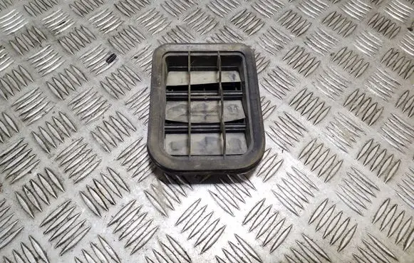 Skoda Octavia Mk2 (1Z) Quarter panel pressure vent 1H0819465E
