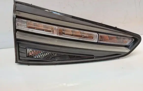 Hyundai Tucson TL Tailgate rear/tail lights 92404D7600