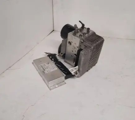 Mercedes-Benz E W211 ABS Pump 0986483003 0986483503 A2115405945