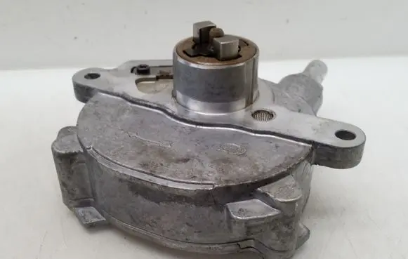 Mercedes-Benz C W204 Vacuum pump A2712301665