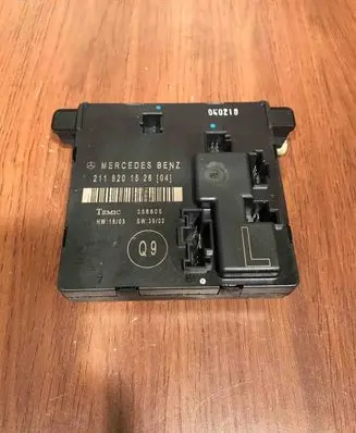 Mercedes-Benz E W211 Door control unit/module 2118201526 356805