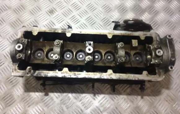 Volkswagen Golf III Engine head 030103374m