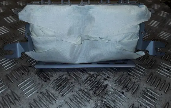 Mitsubishi Pajero Passenger airbag MR402459 B02605400P