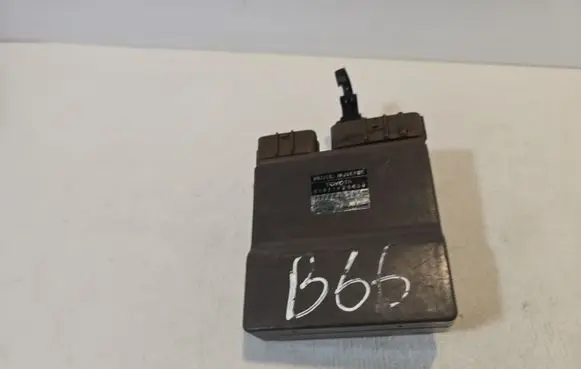 Toyota Corolla E120 E130 Fuel injection control unit/module 8987120030