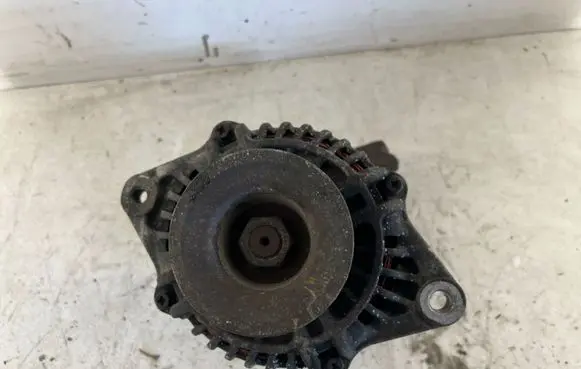 Nissan Navara D22 Generator/alternator 23100VK010