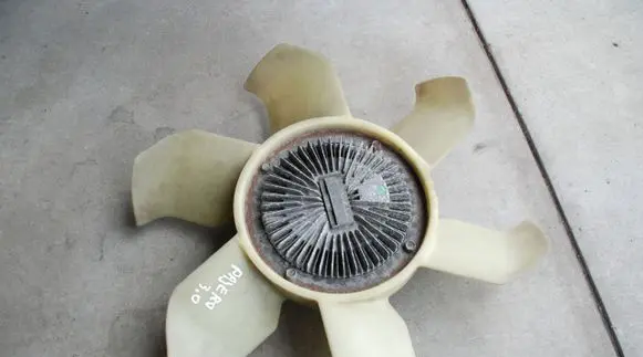 Mitsubishi Pajero Electric radiator cooling fan 170KM