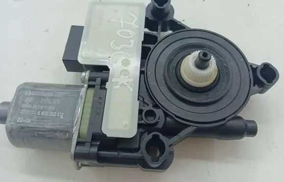 Seat Arona Rear door window regulator motor E850202013 0130822695
