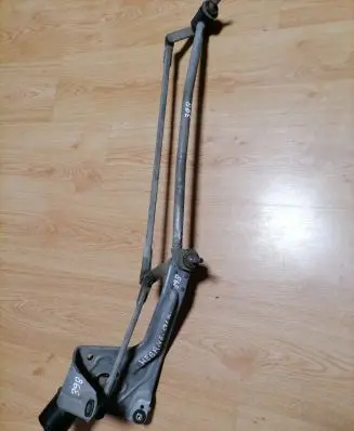 Renault Megane I Front wiper linkage and motor