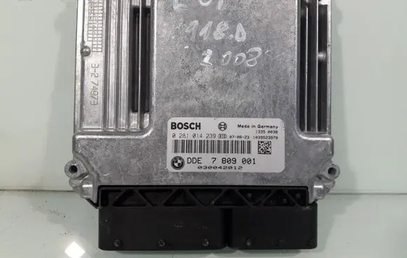 BMW 1 E81 E87 Engine control unit/module 0281014239 7809001
