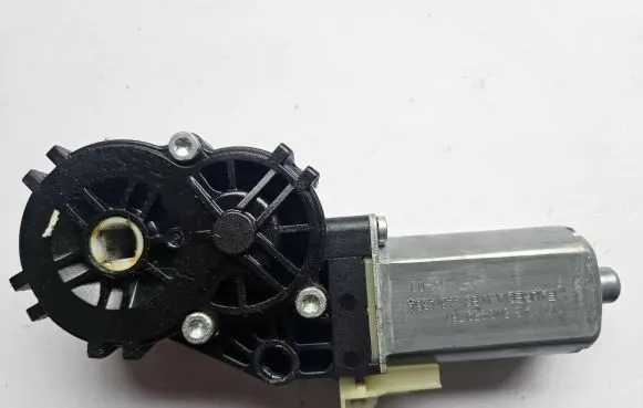 Audi Q5 SQ5 Seat adjustment motor 5N0959761 0390203469