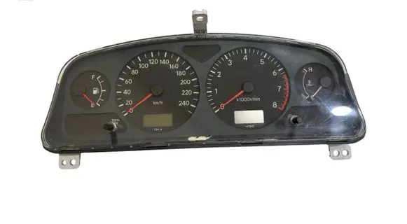 Toyota Avensis T220 Speedometer (instrument cluster) 8380005230