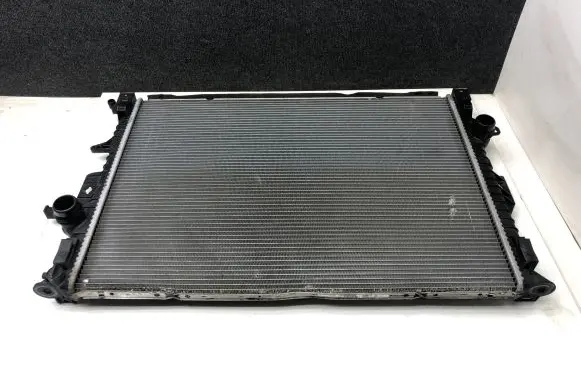 Volvo V40 Coolant radiator 31319064