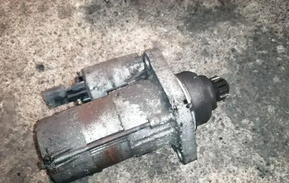 Skoda Octavia Mk2 (1Z) Starter motor 02M911023N