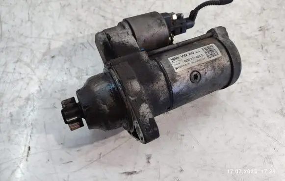 Volkswagen Golf VII Starter motor 02M911024S