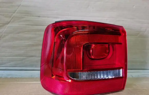Volkswagen Touran II Rear/tail lights 1T0945095R