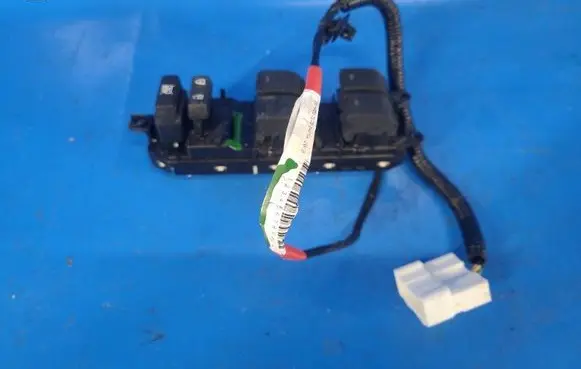 Toyota Camry Electric window control switch 8404006030