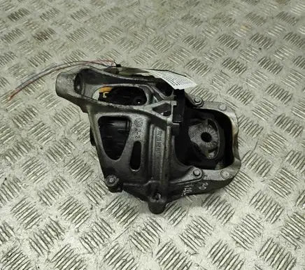 Audi A5 Engine mount bracket 782215147919