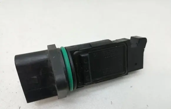 Audi A3 S3 8P Mass air flow meter F00C2G2055