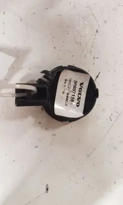 Front door high frequency speaker