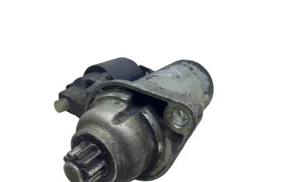 Volkswagen Golf IV Starter motor 0001121008 02A911023L