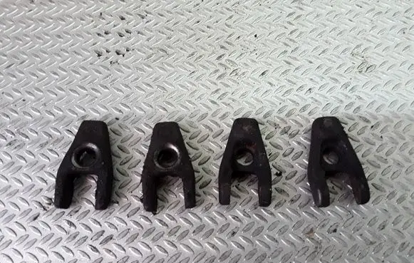 Renault Scenic I Fuel Injector clamp holder