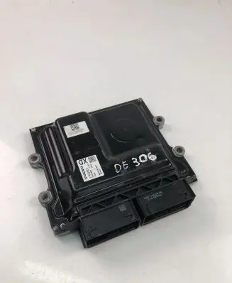 Volvo V60 Engine control unit/module 31452623