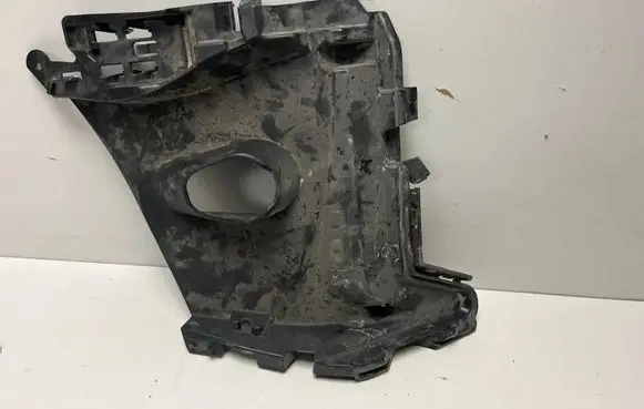 BMW X5 G05 Intercooler air guide/duct channel 5A370C8