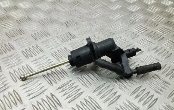 Audi A4 S4 B7 8E 8H Clutch master cylinder 8E2721401M