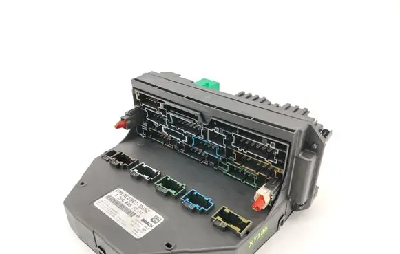 Mercedes-Benz C W204 Fuse module A2045455601
