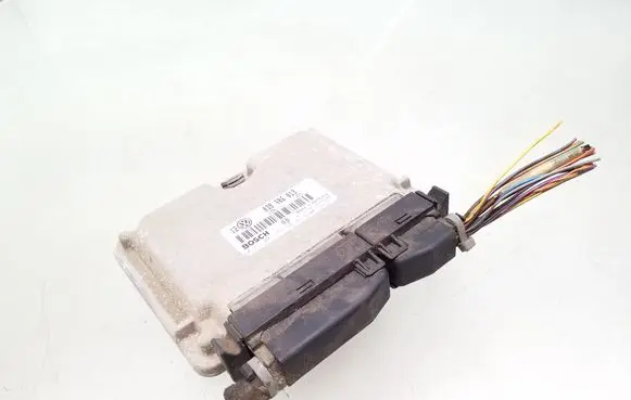 Volkswagen Golf IV Engine control unit/module 038906013 0281001759
