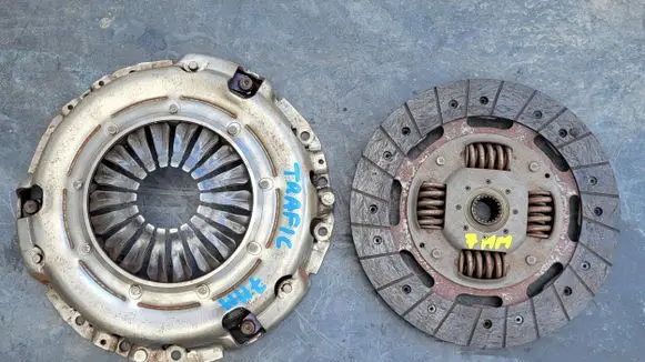 Renault Trafic II (X83) Pressure plate 820082844