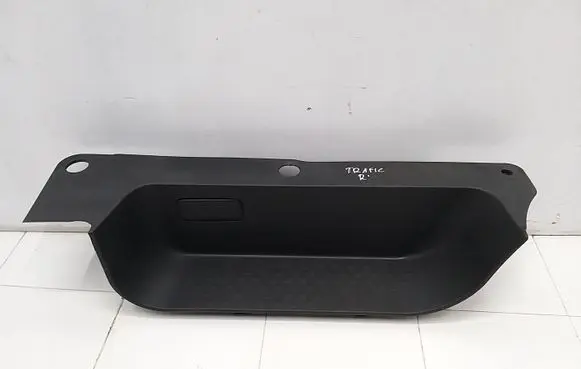 Opel Vivaro Front sill trim cover 769518239R SP7612
