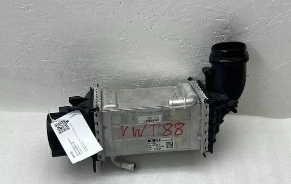 Volkswagen T-Roc Intercooler radiator 04E145785P