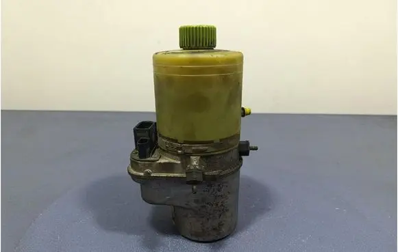 Seat Cordoba (6L) Power steering pump 6Q0423156Q