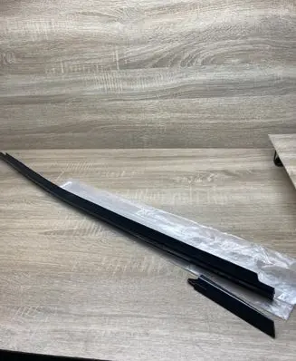 Mercedes-Benz B W245 Front door window/glass frame A1697200224