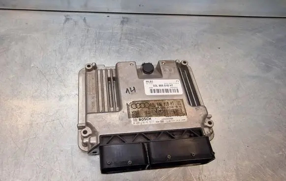 Audi A4 S4 B8 8K Engine control unit/module 03L906018HT 0281018577 03L906018