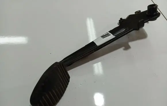 Peugeot 406 Clutch pedal 