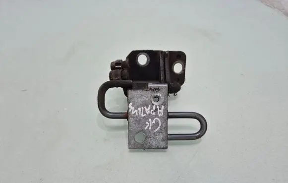 Volkswagen PASSAT B7 Rear door lower hinge 3C8833411B