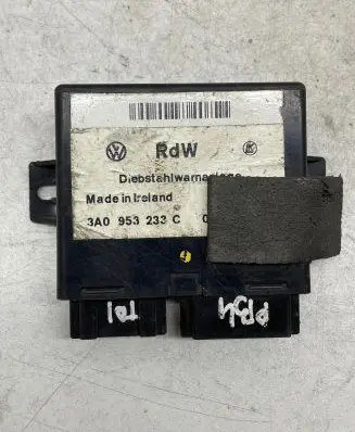 Volkswagen PASSAT B4 Other control units/modules 3A0953233C