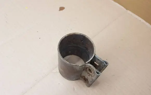Volkswagen Golf VII Muffler pipe connector clamp 1K0253141J