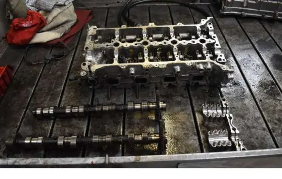 Toyota Avensis Verso Engine head 