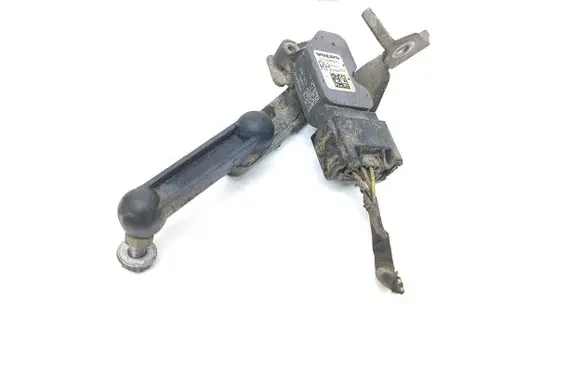 Headlight/headlamp level sensor