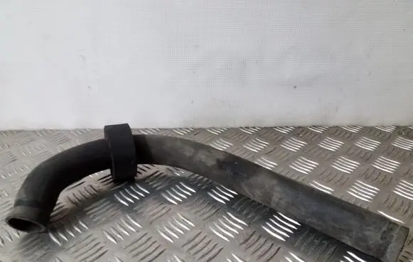 Audi A6 S6 C4 4A Engine coolant pipe/hose 4A0121055E