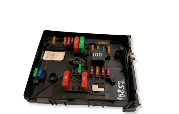 Volkswagen Golf VI Fuse box set 1K0937125D