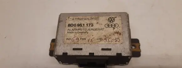 Audi A4 S4 B5 8D Alarm control unit/module 8D0951173