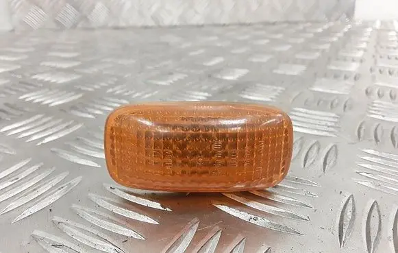 Nissan Primera Front fender indicator light 01364
